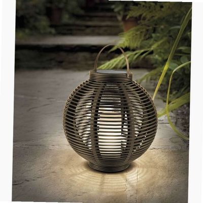 lampe solaire rotin